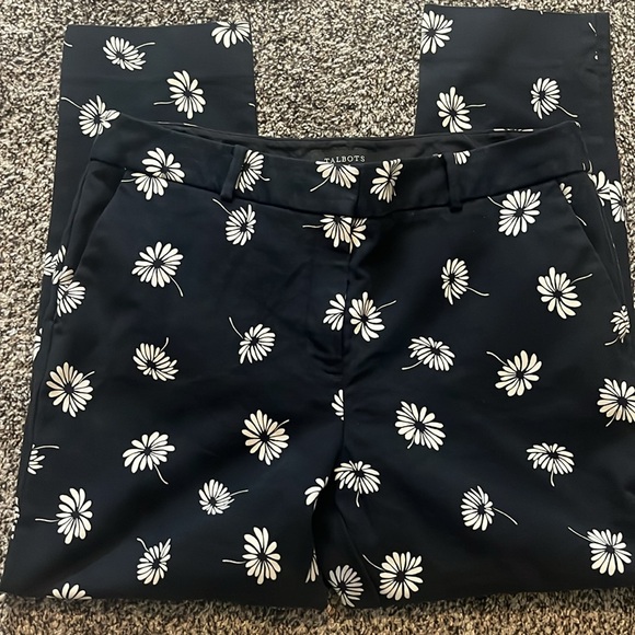 TALBOTS HAMPSHIRE ANKLE PANTS - FLORAL - Picture 5 of 10
